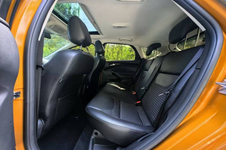 Used Ford Focus 2015 Hatchback 1.6L Automatic Fashion Edition Interior 1
