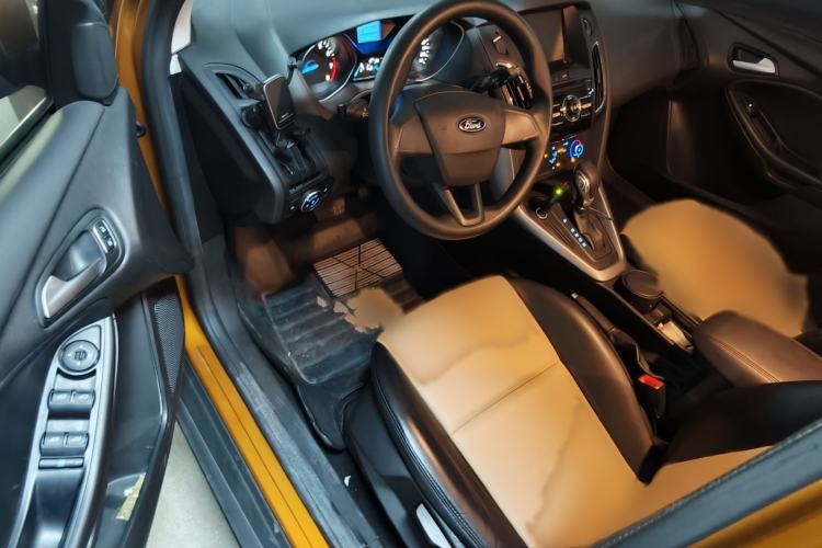 Used Ford Focus 2015 Hatchback 1.6L Automatic Comfort Model Interior 2