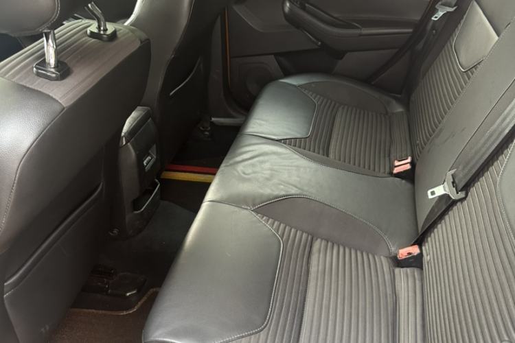 Used Ford Focus 2015 Hatchback EcoBoost 125 Automatic Supreme Style Edition Interior 3