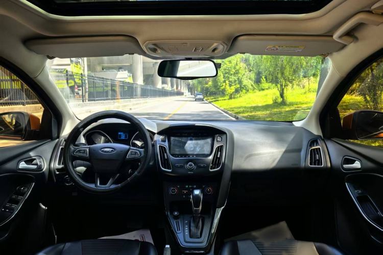 Used Ford Focus 2015 Hatchback 1.6L Automatic Fashion Edition Interior 4