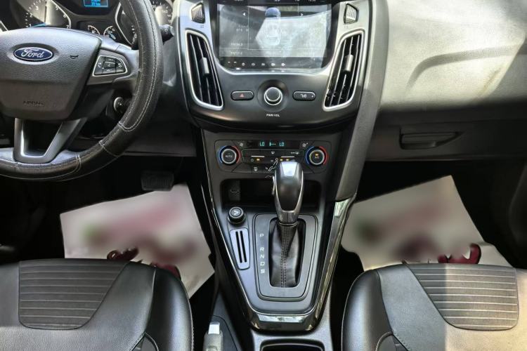 Used Ford Focus 2015 Hatchback 1.6L Automatic Fashion Edition Interior 5