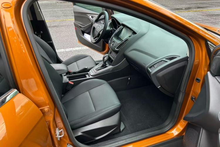 Used Ford Focus 2015 Hatchback 1.6L Automatic Comfort Model Interior 7