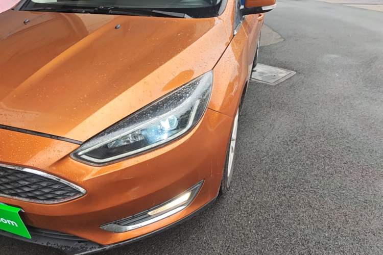 Used Ford Focus 2015 Hatchback EcoBoost 125 Automatic Supreme Style Edition Left Front Headlight