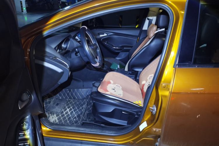 Used Ford Focus 2015 Hatchback 1.6L Automatic Fashion Edition Left Front Seat