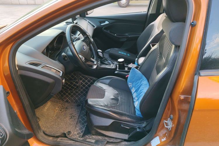 Used Ford Focus 2015 Hatchback 1.6L Automatic Fashion Edition Left Front Seat