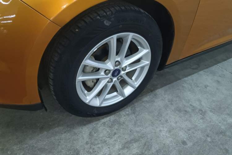 Used Ford Focus 2015 Hatchback 1.6L Automatic Fashion Edition Left Front Wheel Hub