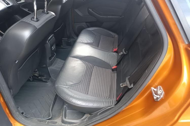 Used Ford Focus 2015 Hatchback EcoBoost 125 Automatic Supreme Style Edition Left Rear Seat