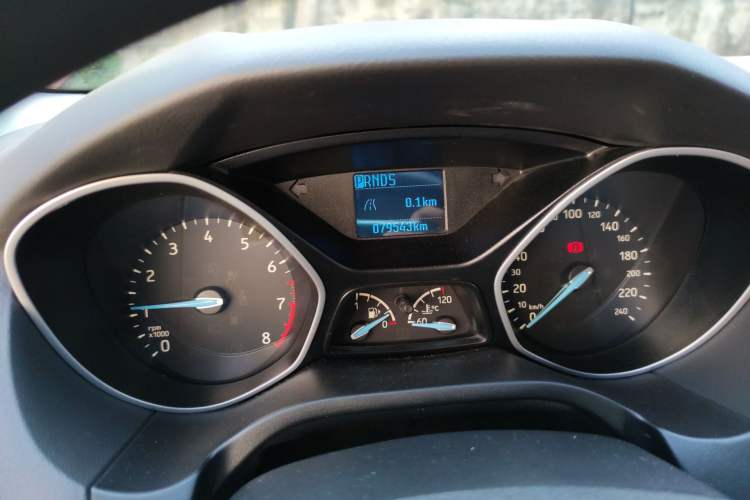 Used Ford Focus 2015 Hatchback 1.6L Automatic Comfort Model Odometer Close Up