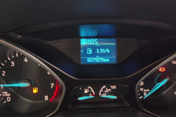 Used Ford Focus 2015 Hatchback 1.6L Automatic Fashion Edition Odometer Close Up