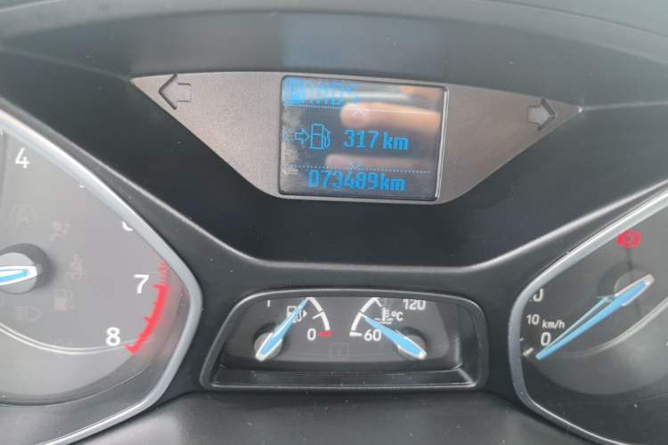 Used Ford Focus 2015 Hatchback EcoBoost 125 Automatic Supreme Style Edition Odometer Close Up