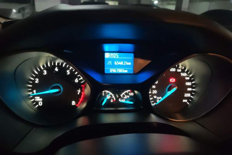 Used Ford Focus 2015 Hatchback 1.6L Automatic Comfort Model Odometer Close Up