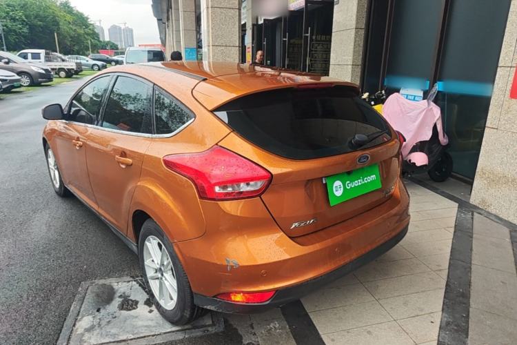 Used Ford Focus 2015 Hatchback EcoBoost 125 Automatic Supreme Style Edition Rear Left 45 Deg