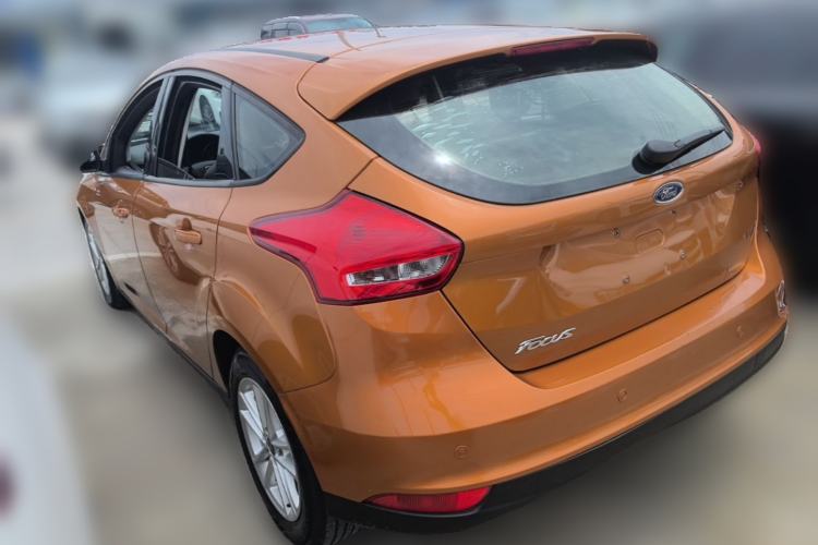 Used Ford Focus 2015 Hatchback EcoBoost 125 Automatic Supreme Style Edition Rear Left 45 Deg