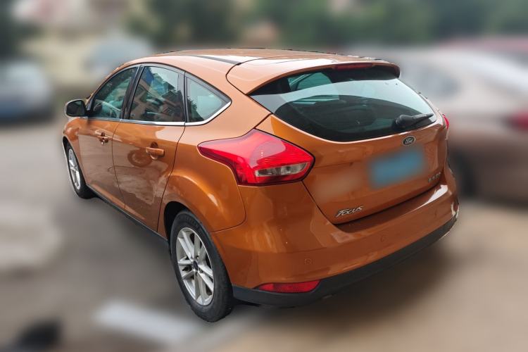 Used Ford Focus 2015 Hatchback EcoBoost 125 Automatic Supreme Style Edition Rear Left 45 Deg