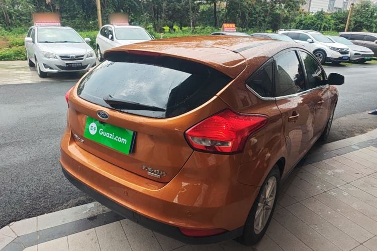 Used Ford Focus 2015 Hatchback EcoBoost 125 Automatic Supreme Style Edition Rear Right 45 Deg
