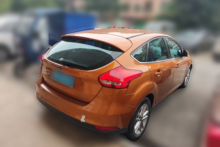 Used Ford Focus 2015 Hatchback EcoBoost 125 Automatic Supreme Style Edition Rear Right 45 Deg