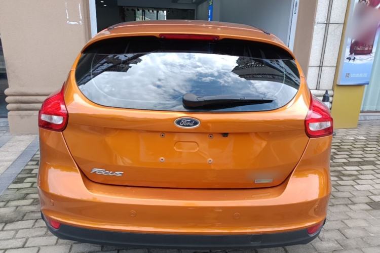 Used Ford Focus 2015 Hatchback EcoBoost 125 Automatic Supreme Style Edition Rear