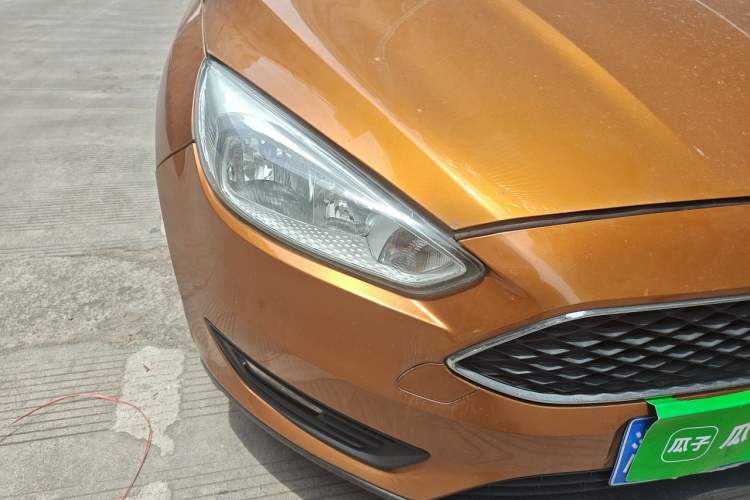 Used Ford Focus 2015 Hatchback 1.6L Automatic Comfort Model Right Front Headlight