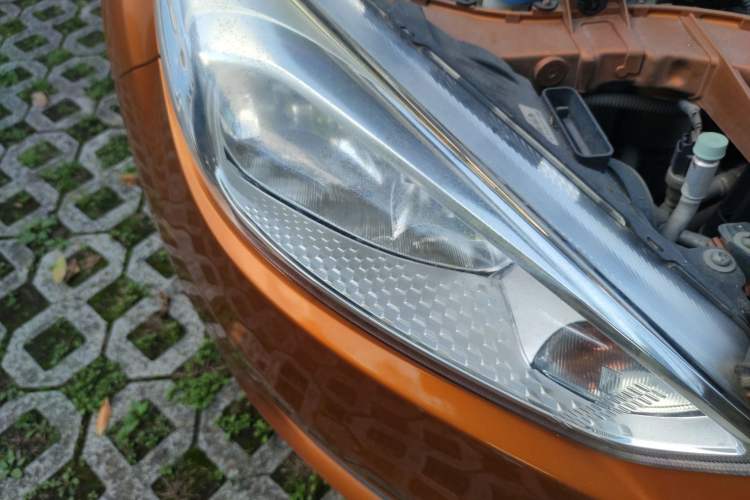 Used Ford Focus 2015 Hatchback 1.6L Automatic Comfort Model Right Front Headlight