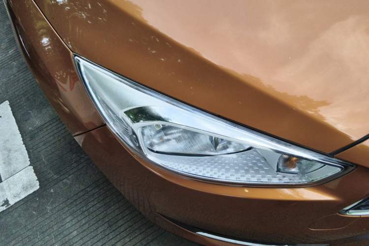 Used Ford Focus 2015 Hatchback EcoBoost 180 Automatic Elite Model Right Front Headlight