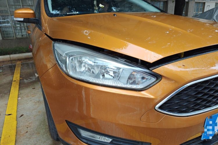 Used Ford Focus 2015 Hatchback 1.6L Manual Comfort Edition Right Front Headlight