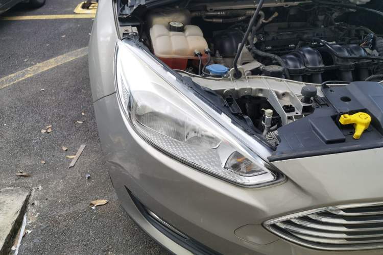 Used Ford Focus 2015 Sedan 1.6L Automatic Comfort Model Right Front Headlight