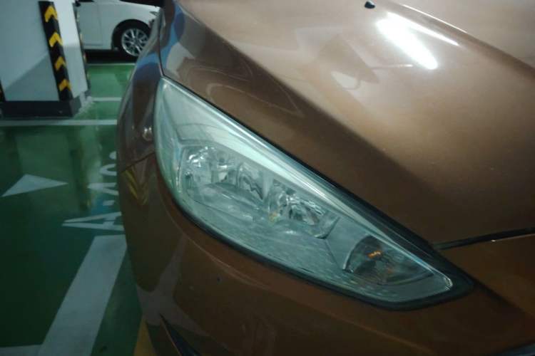 Used Ford Focus 2015 Hatchback 1.6L Automatic Fashion Edition Right Front Headlight