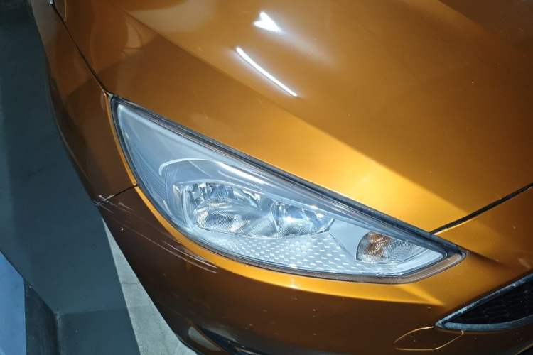 Used Ford Focus 2015 Hatchback EcoBoost 180 Automatic Elite Model Right Front Headlight