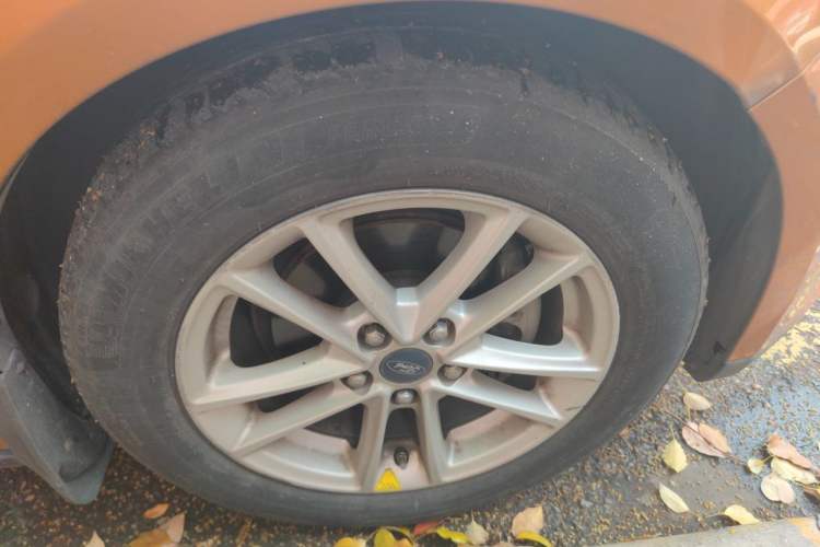 Used Ford Focus 2015 Hatchback EcoBoost 180 Automatic Elite Model Right Front Wheel Hub