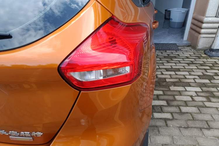 Used Ford Focus 2015 Hatchback EcoBoost 125 Automatic Supreme Style Edition Right Rear Taillight