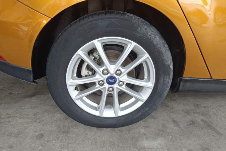 Used Ford Focus 2015 Hatchback 1.6L Manual Fashion Edition Right Rear Wheel Hub