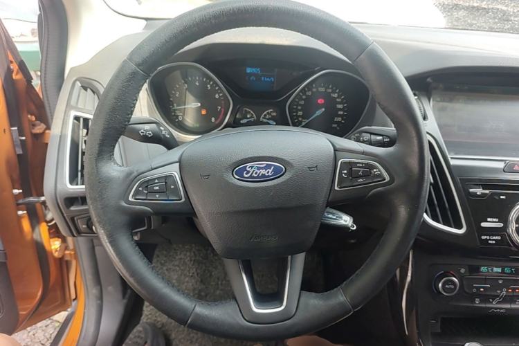 Used Ford Focus 2015 Hatchback 1.6L Automatic Fashion Edition Steering Wheel