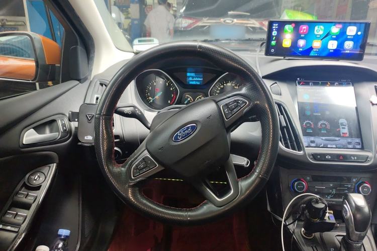 Used Ford Focus 2015 Hatchback 1.6L Automatic Fashion Edition Steering Wheel