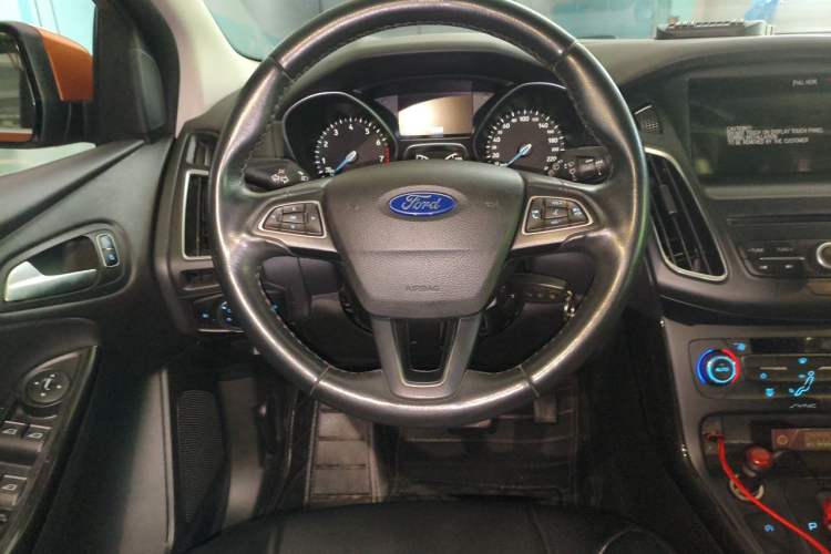 Used Ford Focus 2015 Hatchback EcoBoost 180 Automatic Elite Model Steering Wheel