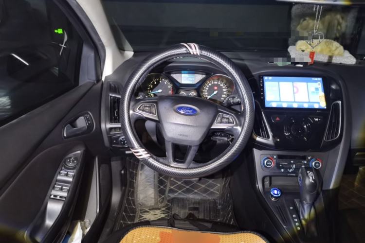 Used Ford Focus 2015 Hatchback 1.6L Automatic Fashion Edition Steering Wheel