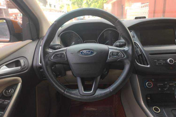 Used Ford Focus 2015 Hatchback EcoBoost 180 Automatic Elite Model Steering Wheel
