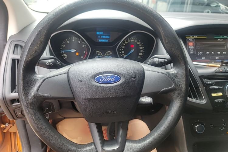 Used Ford Focus 2015 Hatchback 1.6L Automatic Comfort Model Steering Wheel