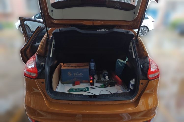 Used Ford Focus 2015 Hatchback 1.6L Manual Comfort Edition Trunk
