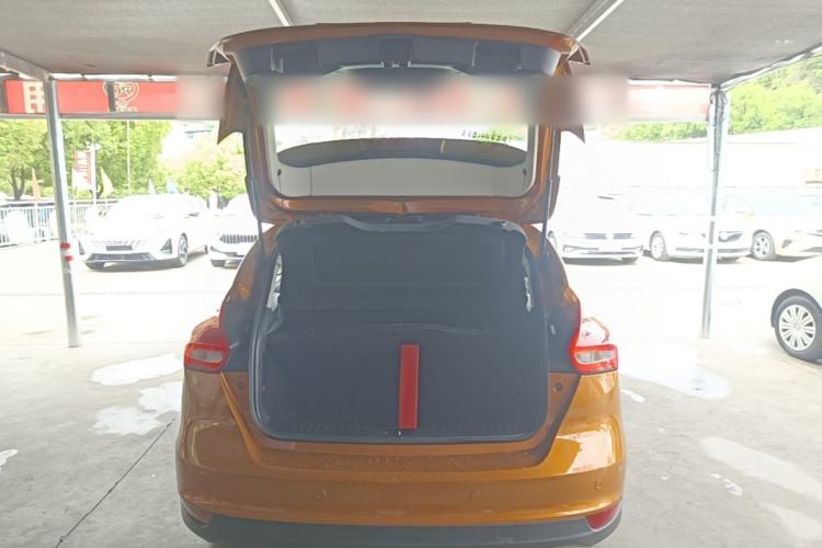 Used Ford Focus 2015 Hatchback 1.6L Manual Fashion Edition Trunk