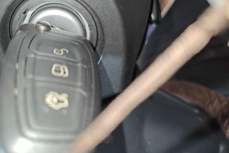Used Ford Focus 2015 Hatchback 1.6L Manual Comfort Edition Vehicle Key