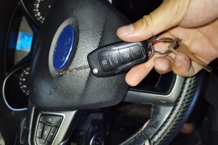 Used Ford Focus 2015 Hatchback 1.6L Automatic Fashion Edition Vehicle Key