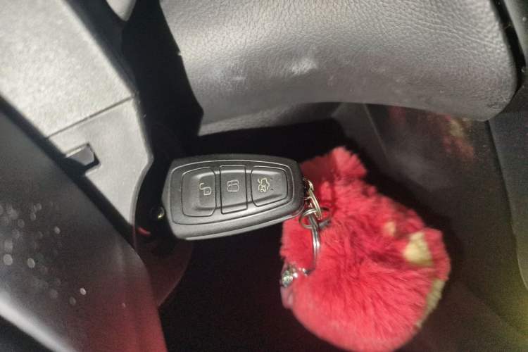 Used Ford Focus 2015 Hatchback 1.6L Automatic Fashion Edition Vehicle Key