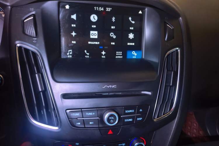 Used Ford Focus 2016 2.3T RS Track Edition Audio And AC Panel