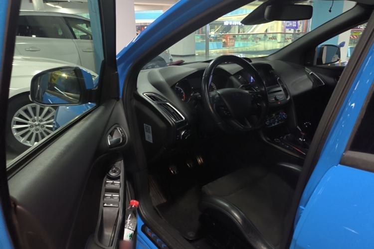 Used Ford Focus 2016 2.3T RS Track Edition Driver Seat
