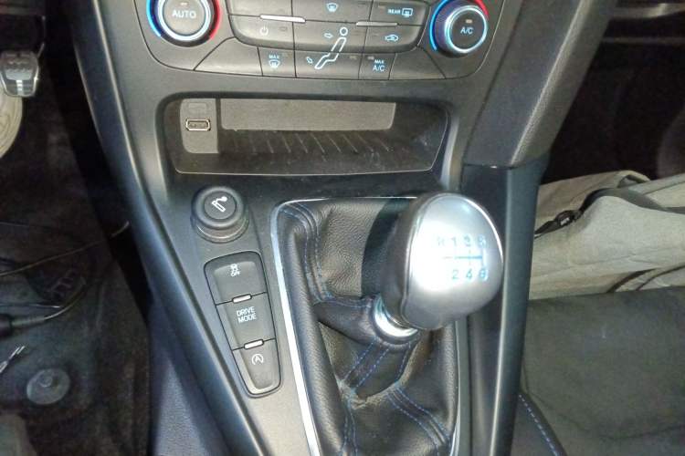 Used Ford Focus 2016 2.3T RS Track Edition Gear Lever