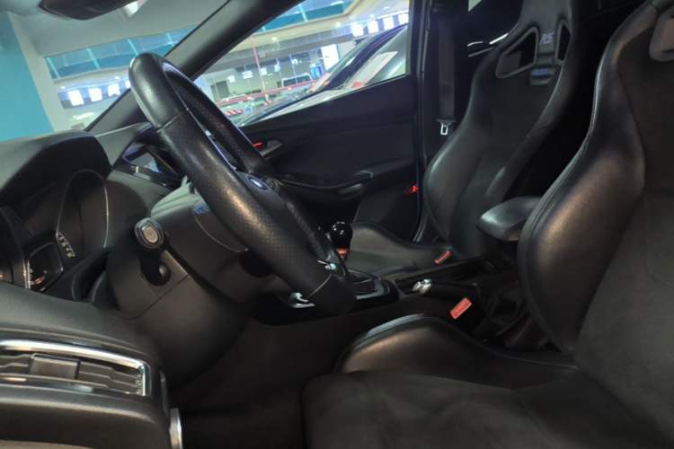 Used Ford Focus 2016 2.3T RS Track Edition Left Front Seat