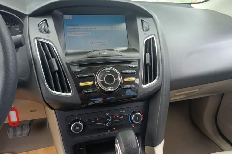 Used Ford Focus 2017 Sedan 1.6L Automatic Comfort Plus SmartDrive Edition Audio And AC Panel