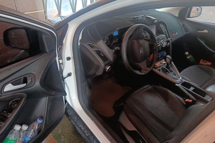 Used Ford Focus 2017 Hatchback 1.6L Automatic Comfort Plus SmartDrive Edition Driver Seat
