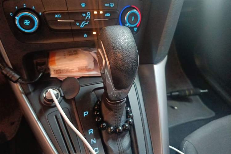 Used Ford Focus 2017 Hatchback 1.6L Automatic Comfort Plus SmartDrive Edition Gear Lever