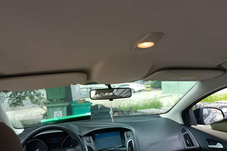 Used Ford Focus 2017 Sedan 1.6L Automatic Comfort Plus SmartDrive Edition Headliner